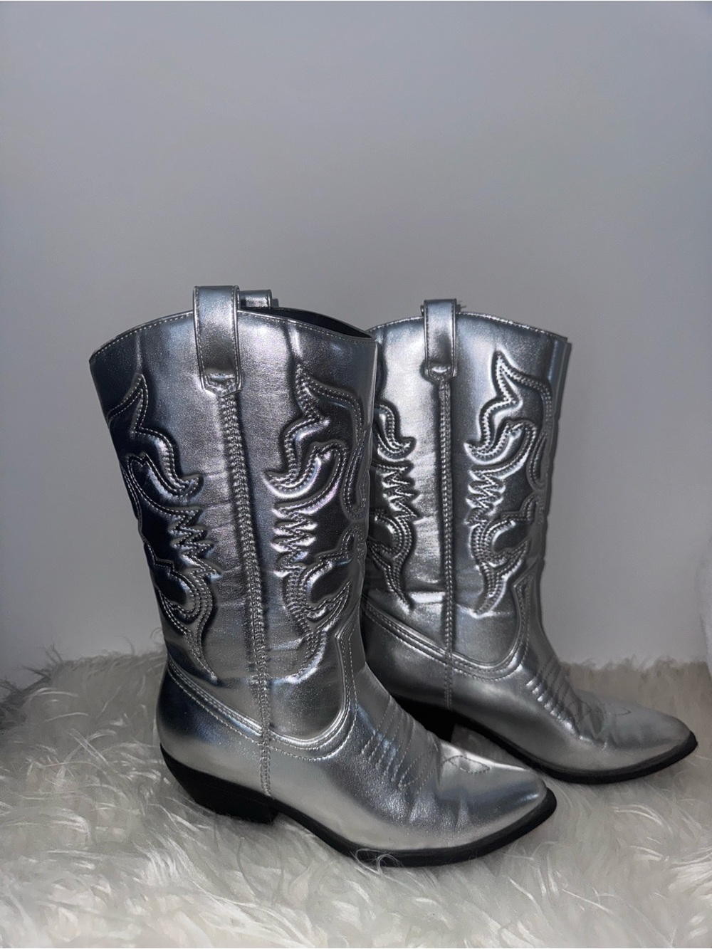 Soda Metallic Silver Lace-Up Western Boots